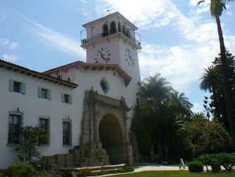 Le palais de justice de Santa Barbara est superbe et vaut la peine d'être visité.